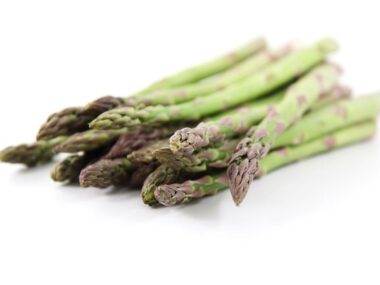 green asparagus on white background 1020134e52bf00ac